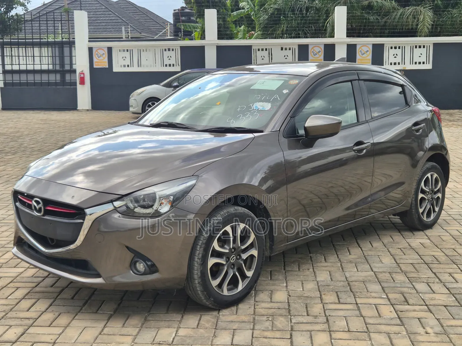 Mazda Demio 2016 Gray