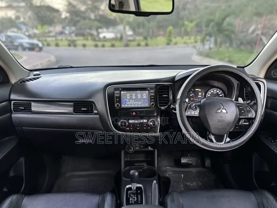 Mitsubishi Outlander 2015 Black