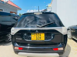 Mitsubishi Outlander 2014 Black