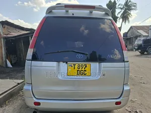 Toyota Noah 2001 Silver
