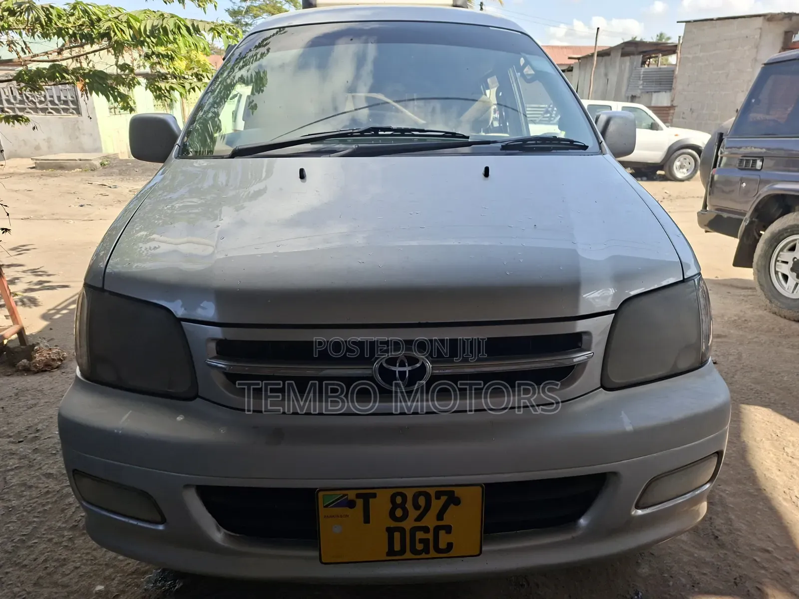 Toyota Noah 2001 Silver
