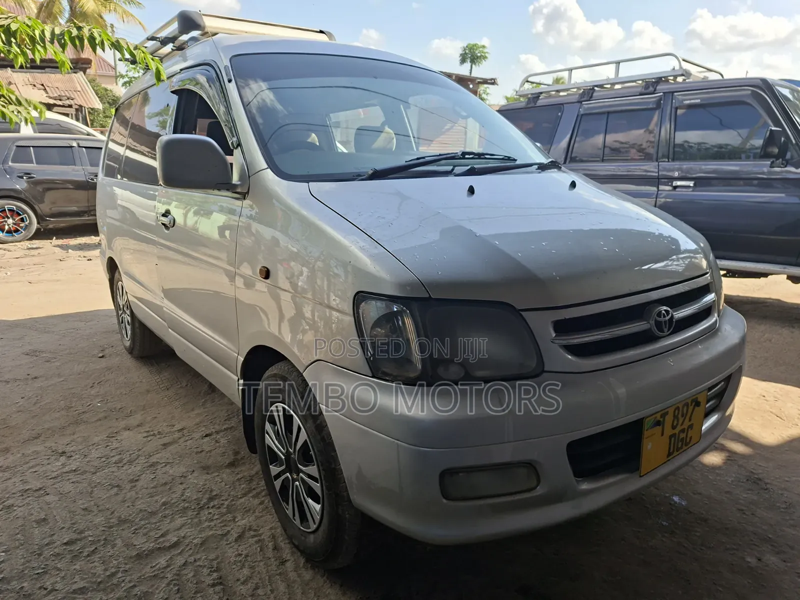 Toyota Noah 2001 Silver