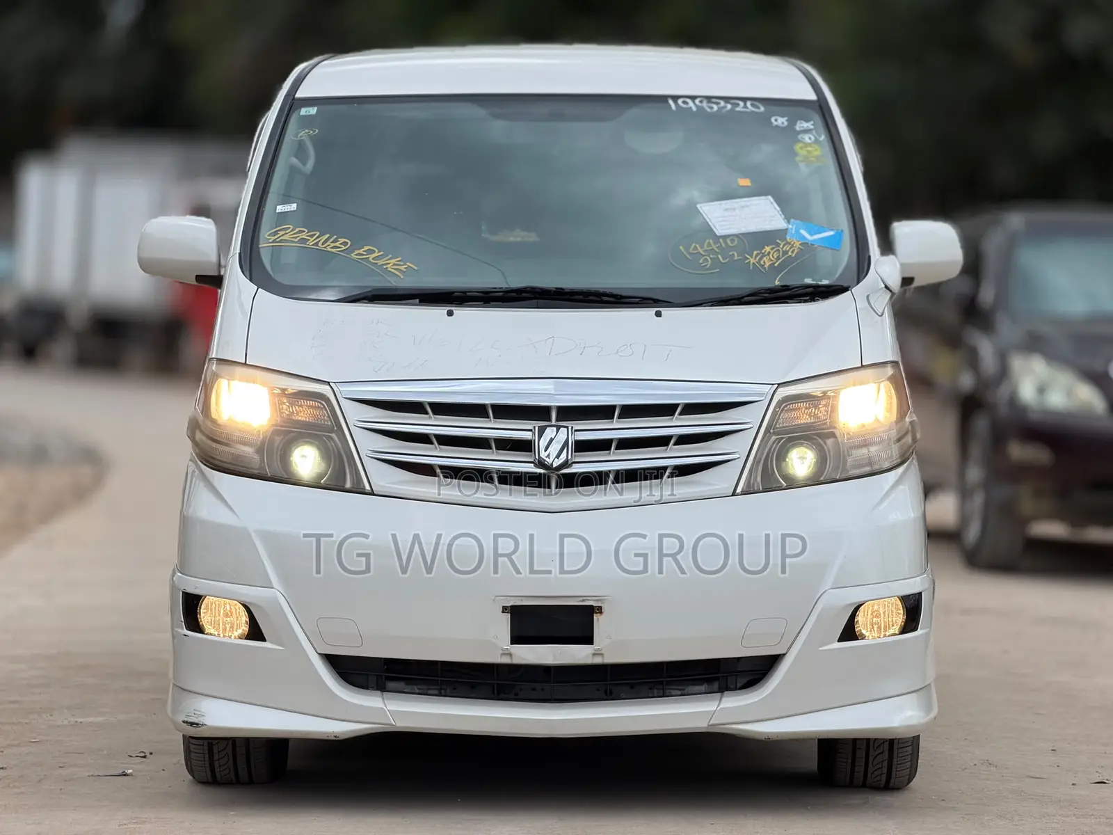 Toyota Alphard 2.4 Petrol FWD 2006 White