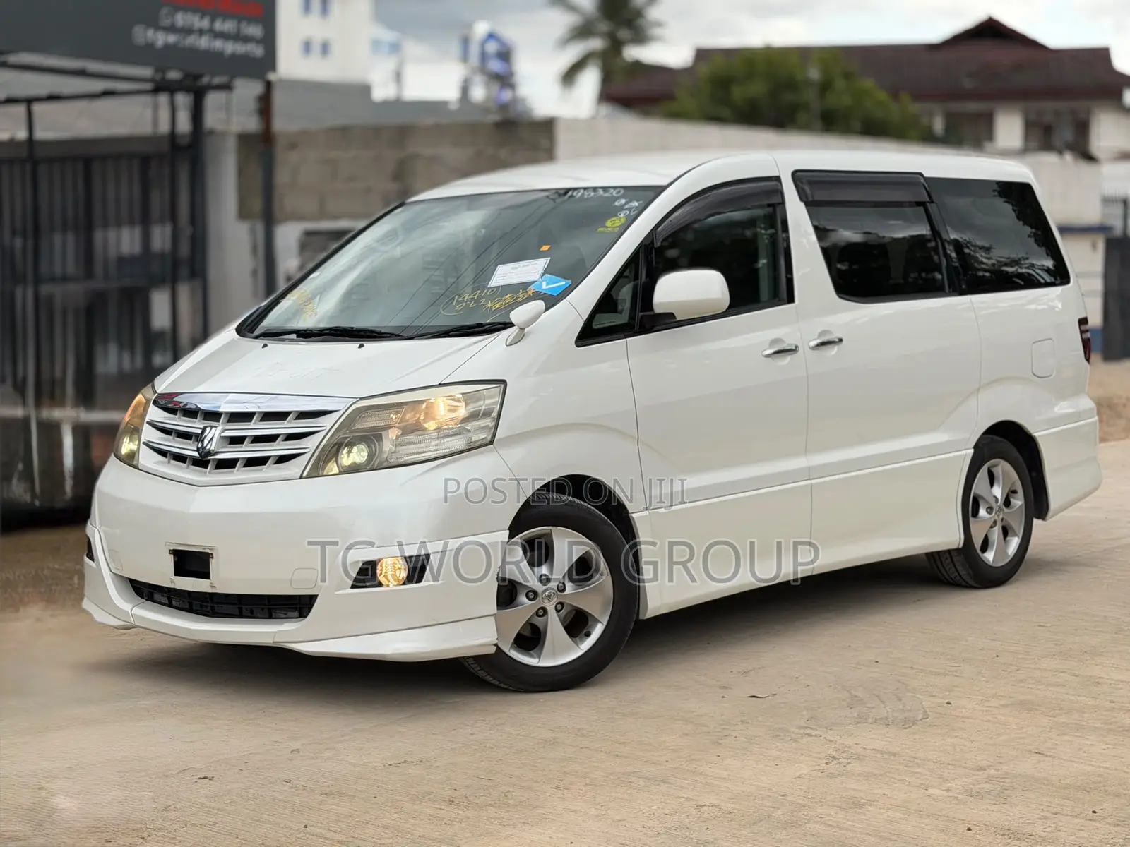 Toyota Alphard 2.4 Petrol FWD 2006 White