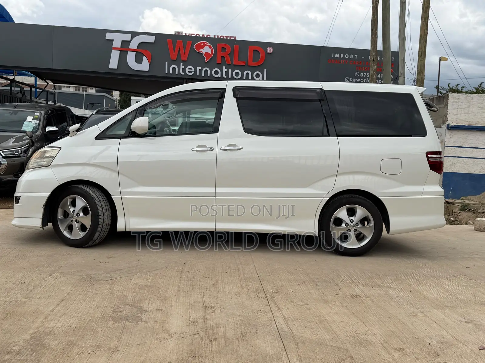 Toyota Alphard 2.4 Petrol FWD 2006 White