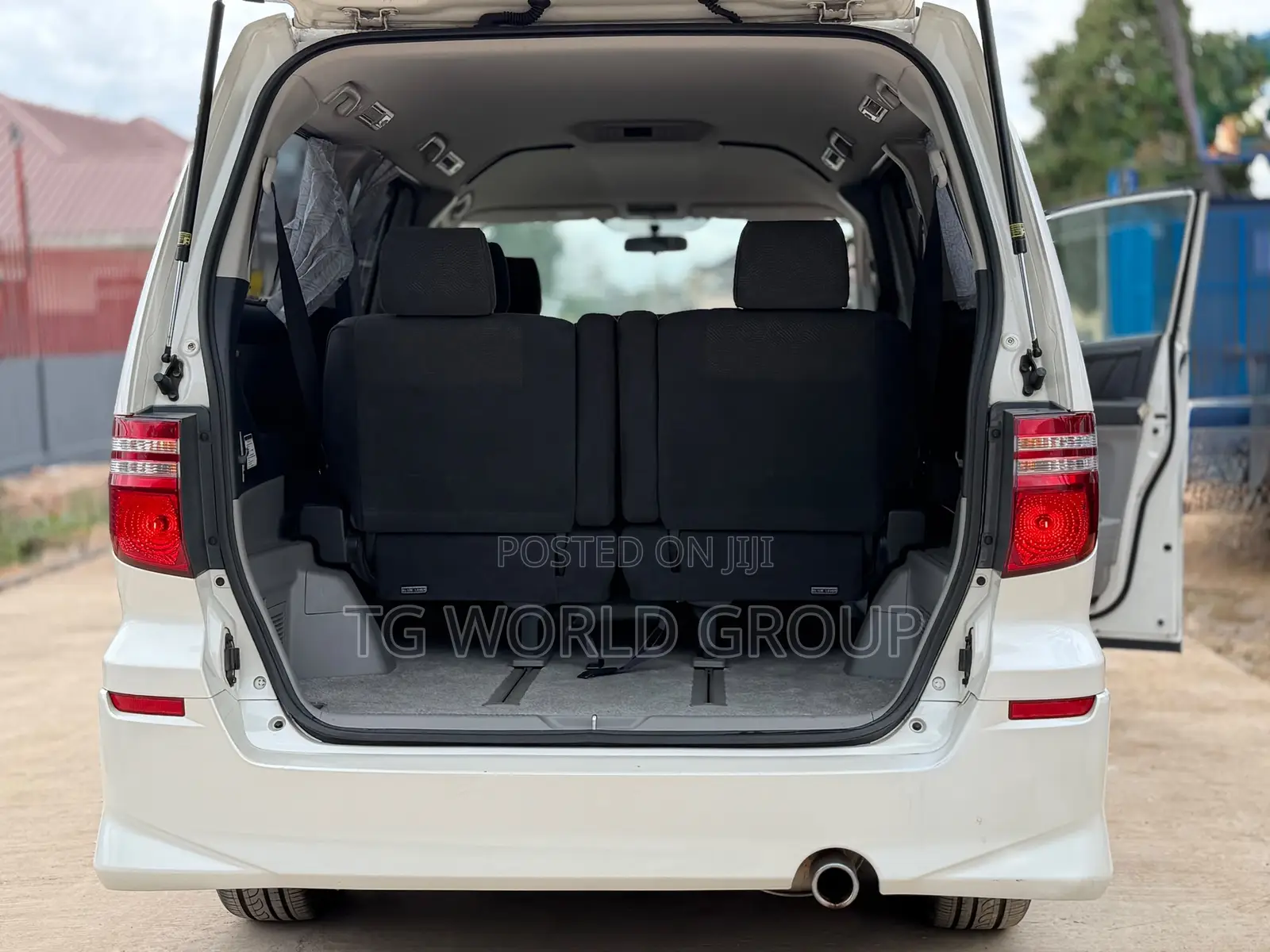 Toyota Alphard 2.4 Petrol FWD 2006 White