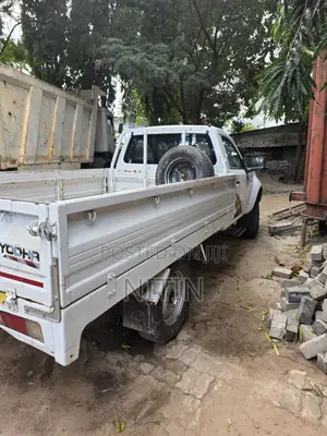Tata Xenon 2021 White