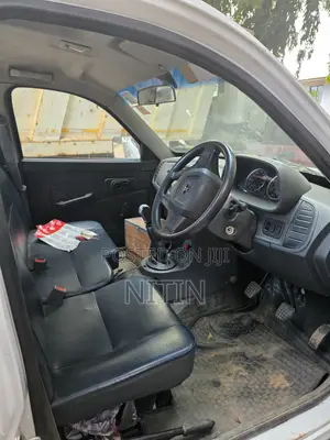 Tata Xenon 2021 White