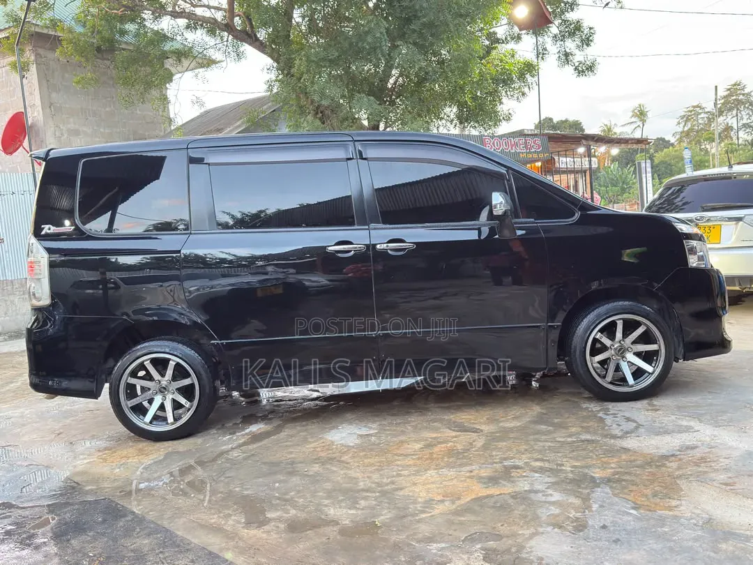Toyota Noah 2008 Black