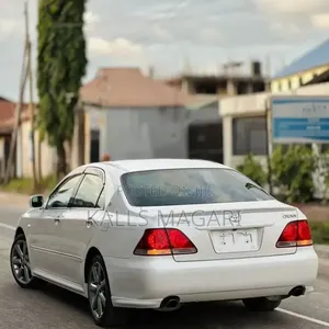 Toyota Crown 2004 White