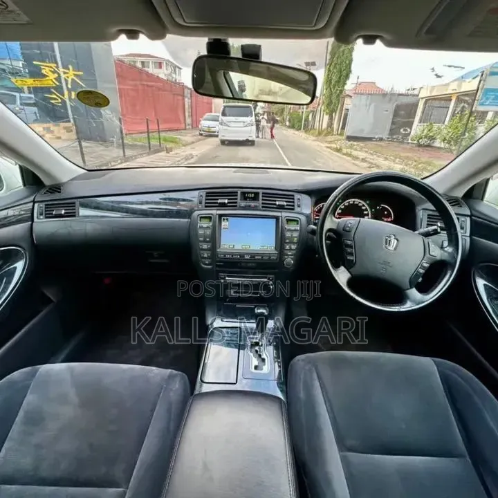 Toyota Crown 2004 White