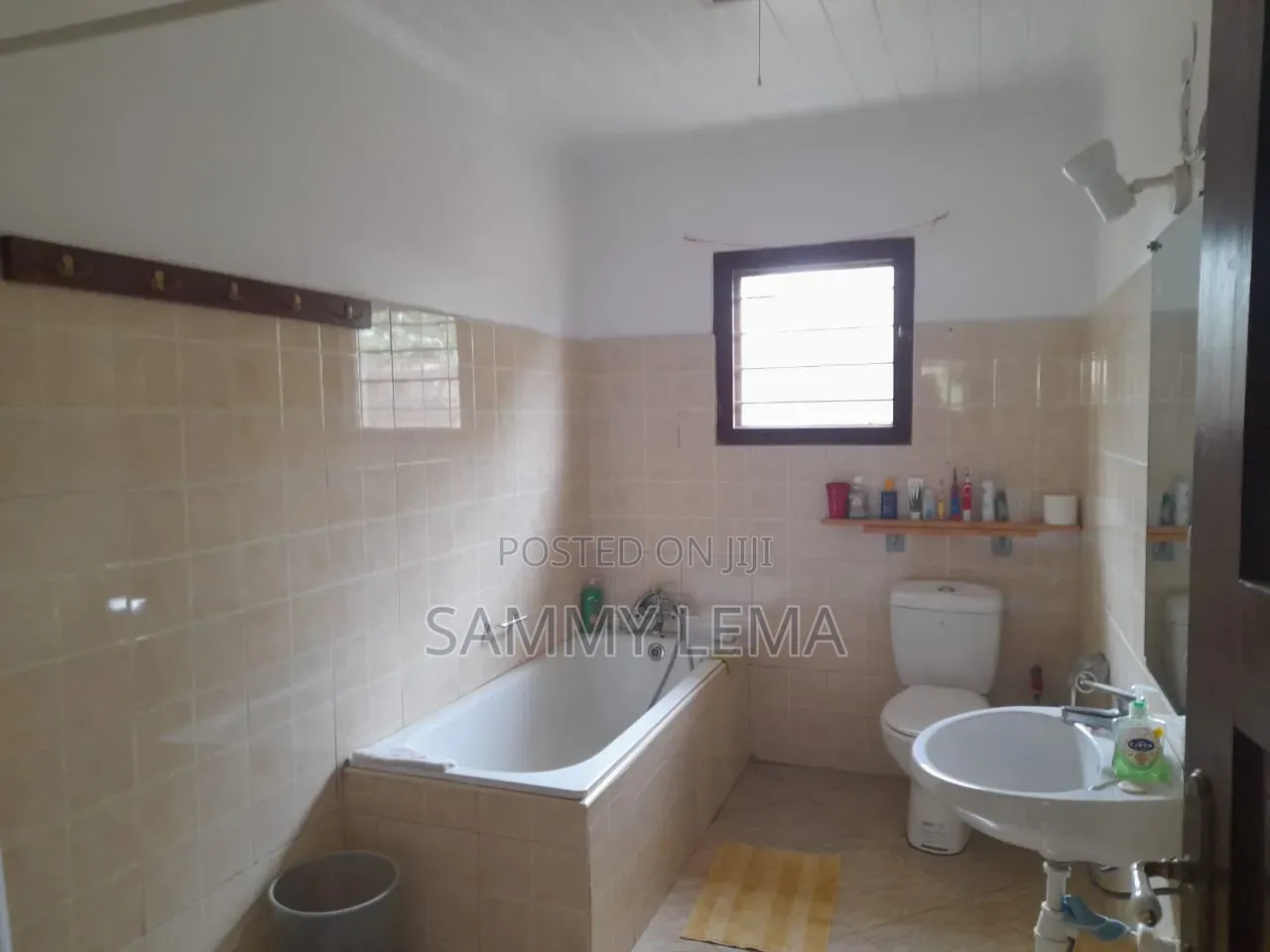5bdrm Bungalow in Sammy Saidy, Njiro for rent