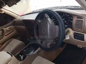Toyota Land Cruiser 2004 Gold