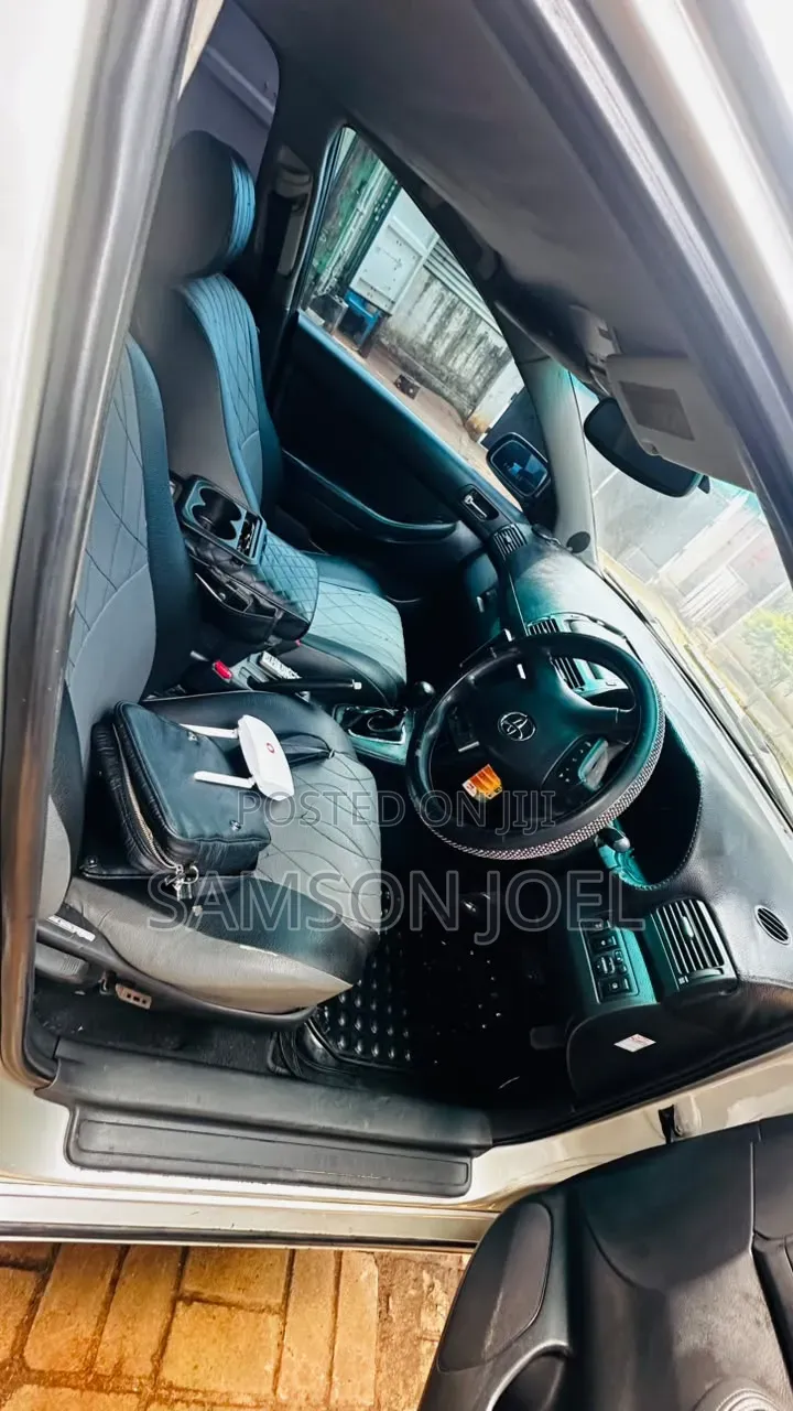 Toyota Avensis 2003 Silver