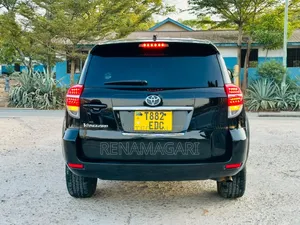 Toyota Vanguard 2012 Black