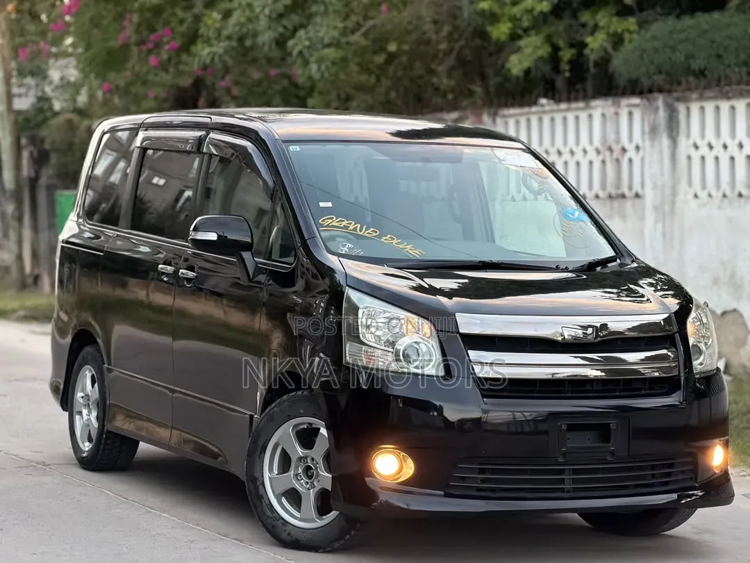 Toyota Noah 2009 Black
