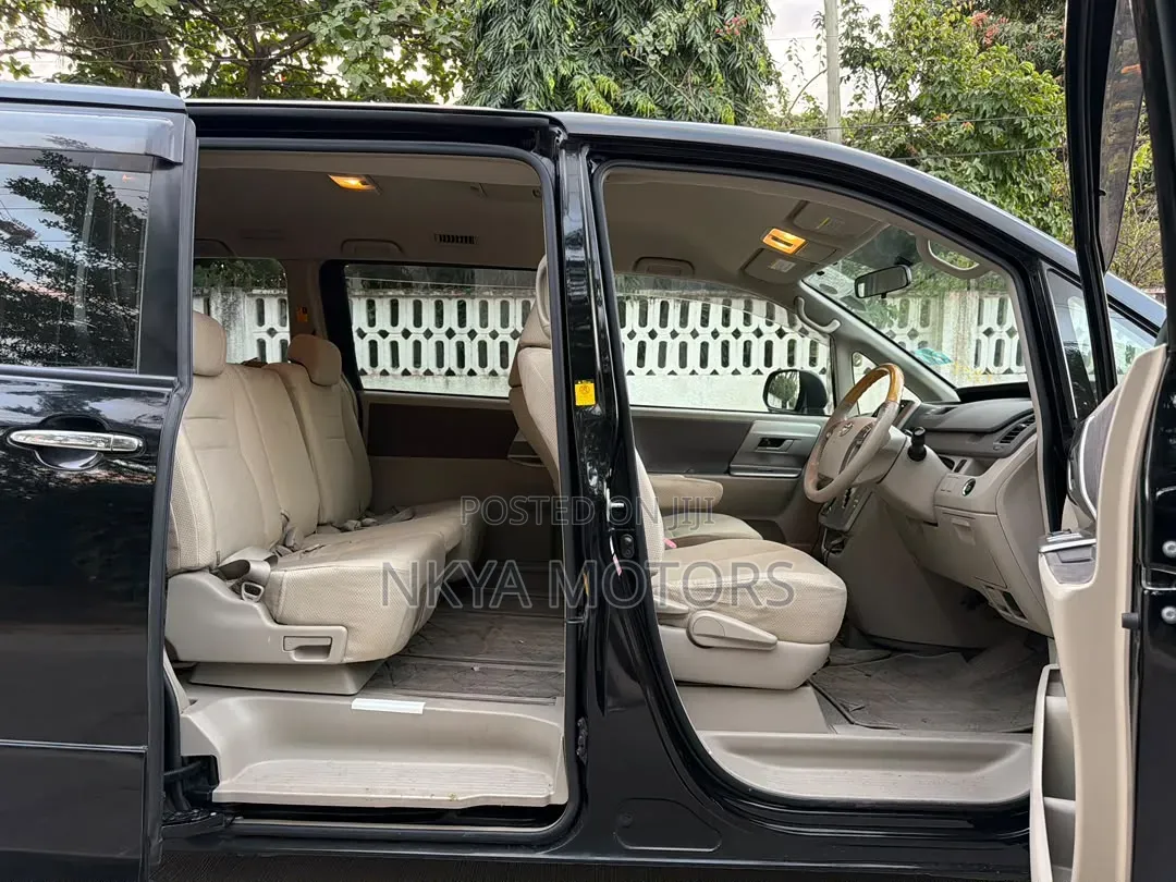 Toyota Noah 2009 Black