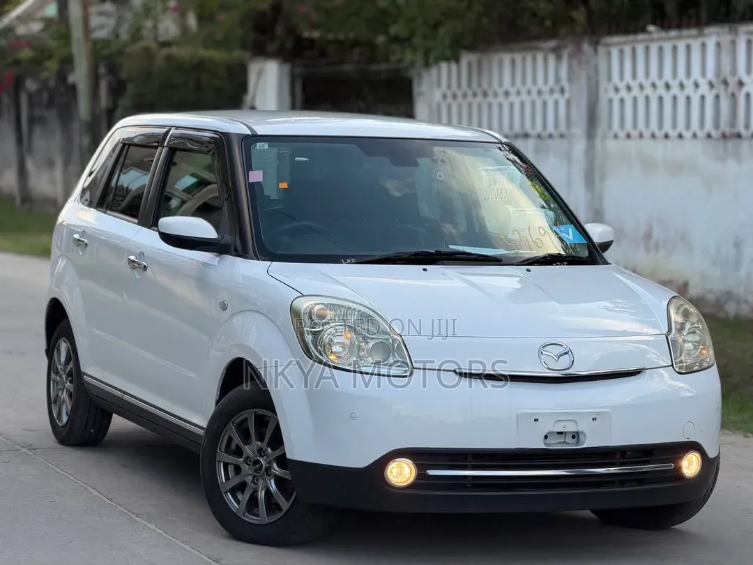 Mazda Verisa 2012 White
