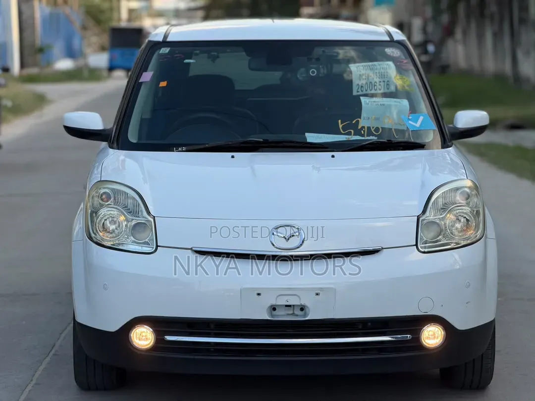 Mazda Verisa 2012 White