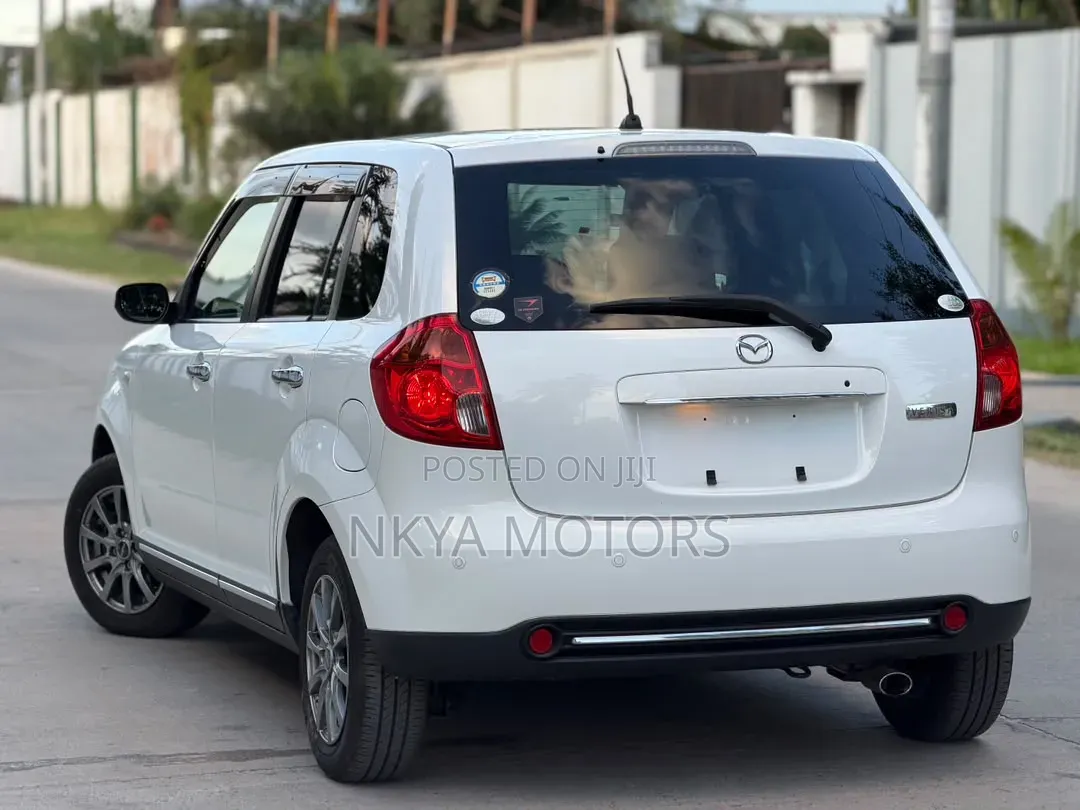 Mazda Verisa 2012 White
