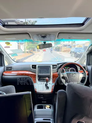 Toyota Alphard 2010 White
