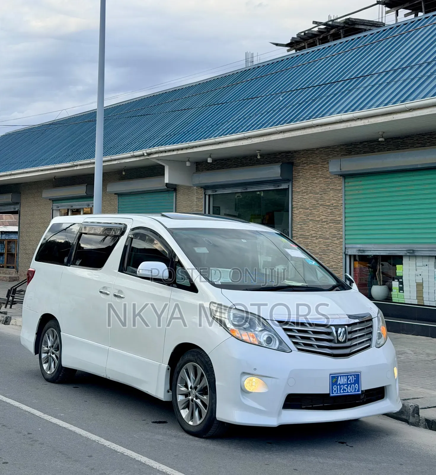 Toyota Alphard 2010 White