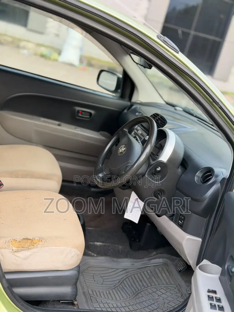 Toyota Passo 2004 Green