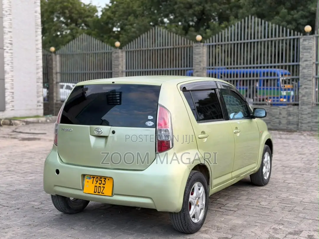 Toyota Passo 2004 Green