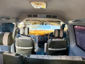 Toyota Noah 2003