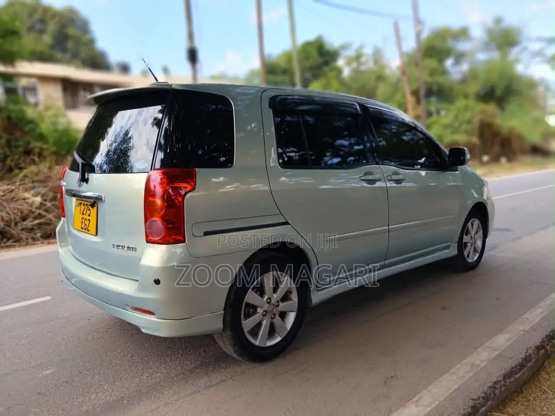 Toyota Raum 2003 Blue