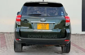 Toyota Vanguard 2010 Green