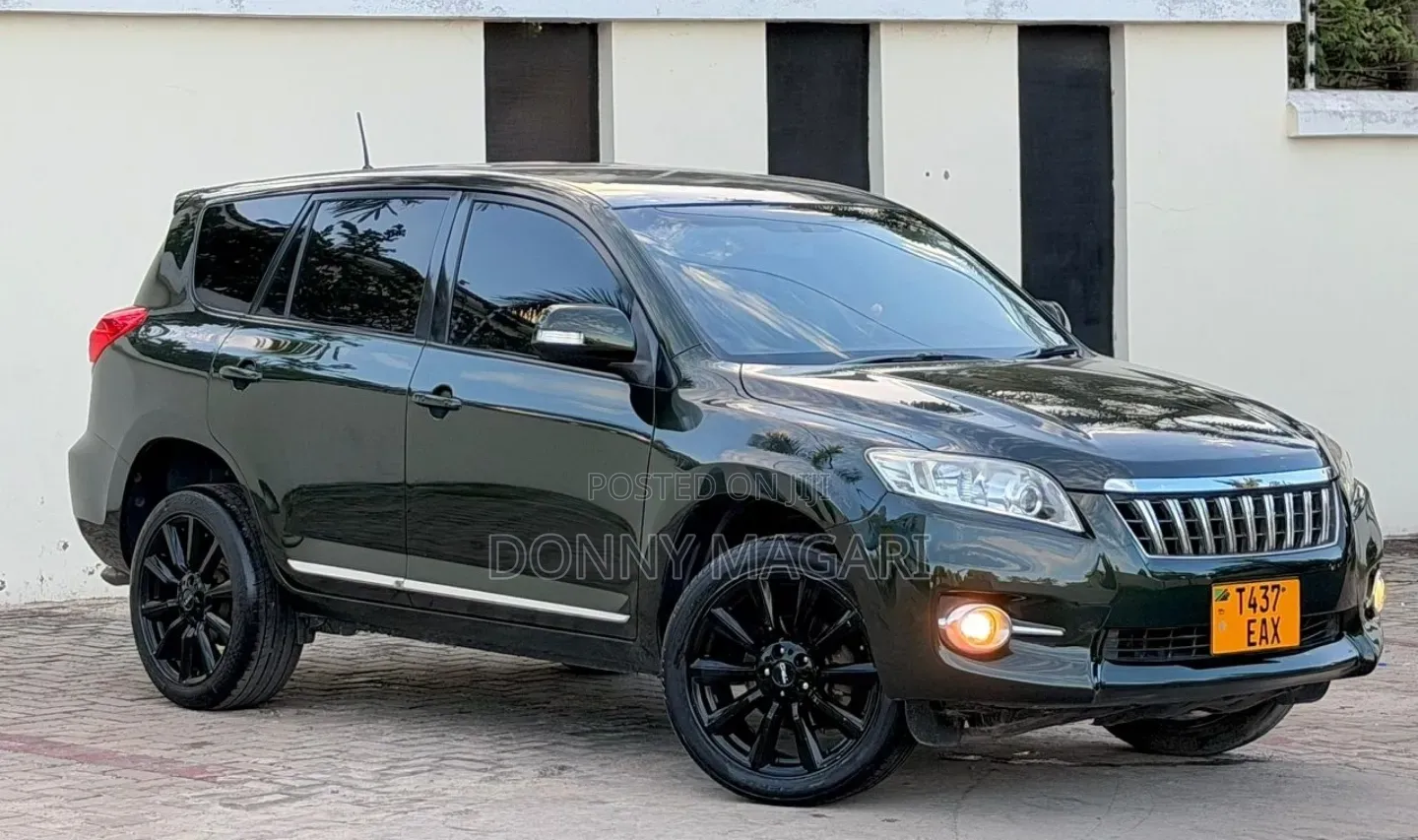 Toyota Vanguard 2010 Green