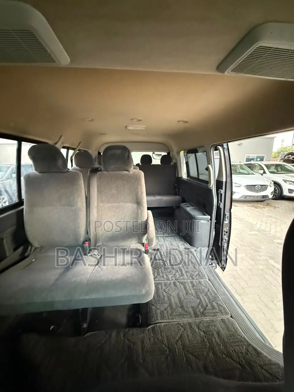 Toyota HiAce 2013 Black