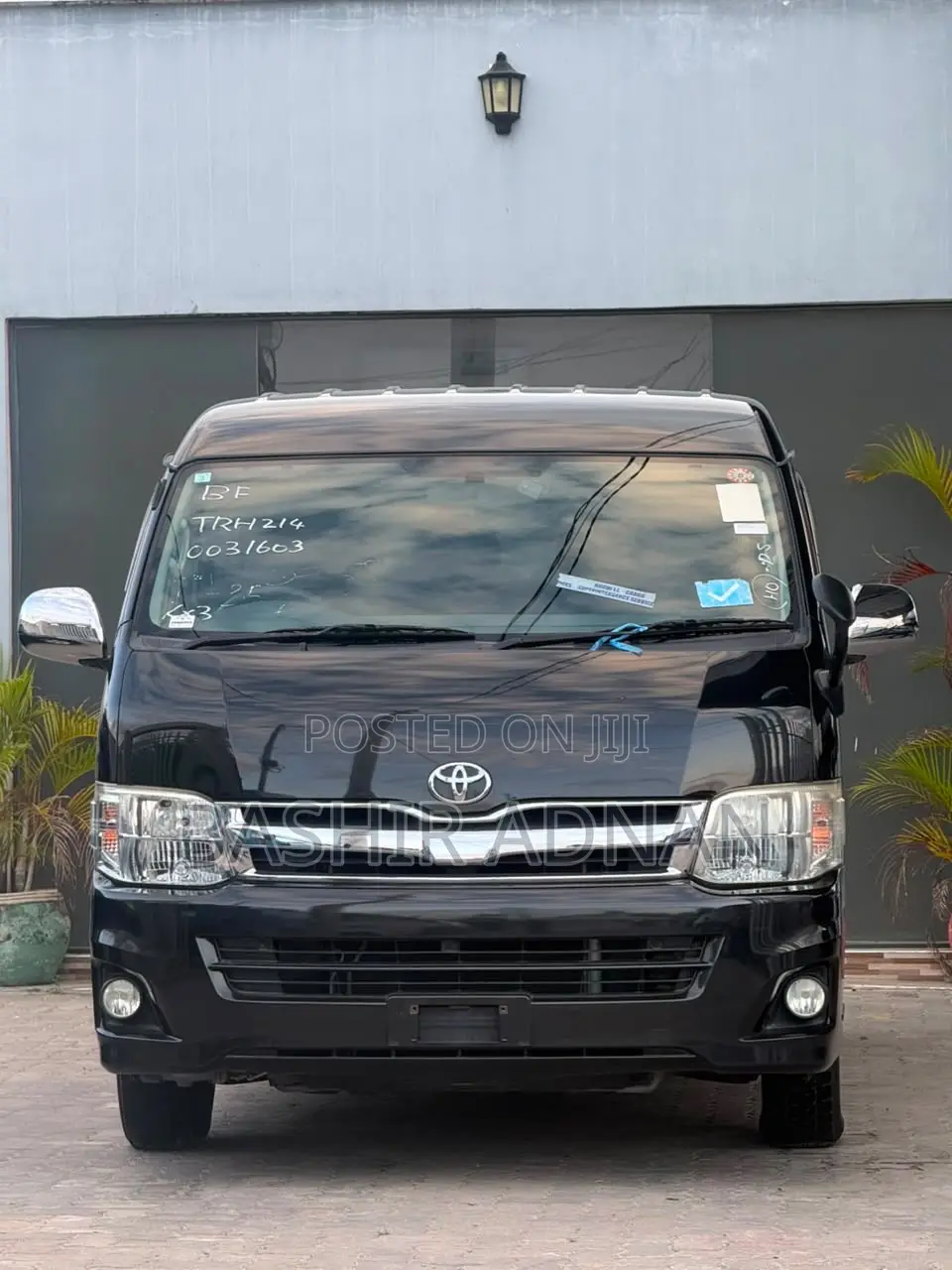 Toyota HiAce 2013 Black
