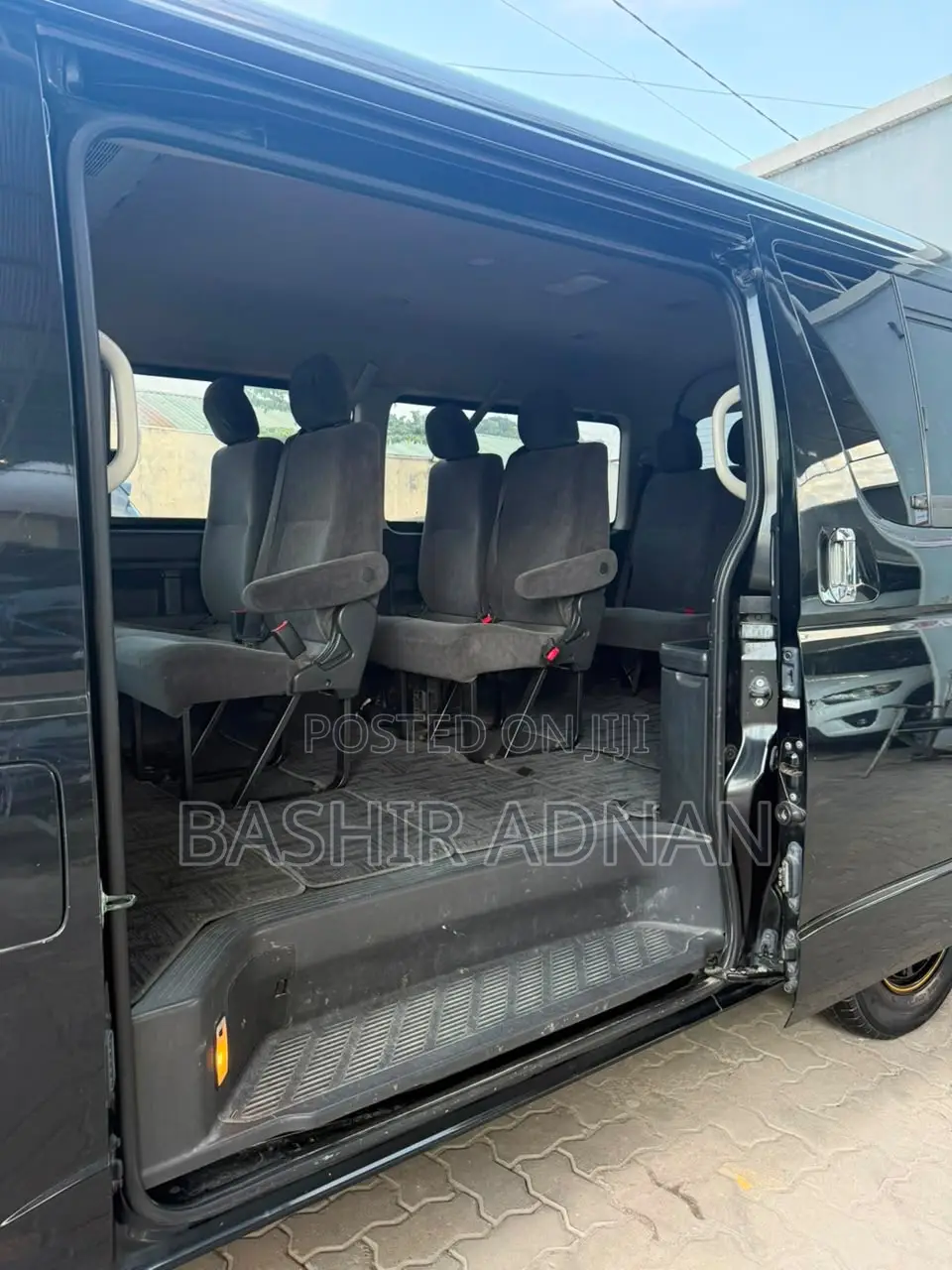 Toyota HiAce 2013 Black