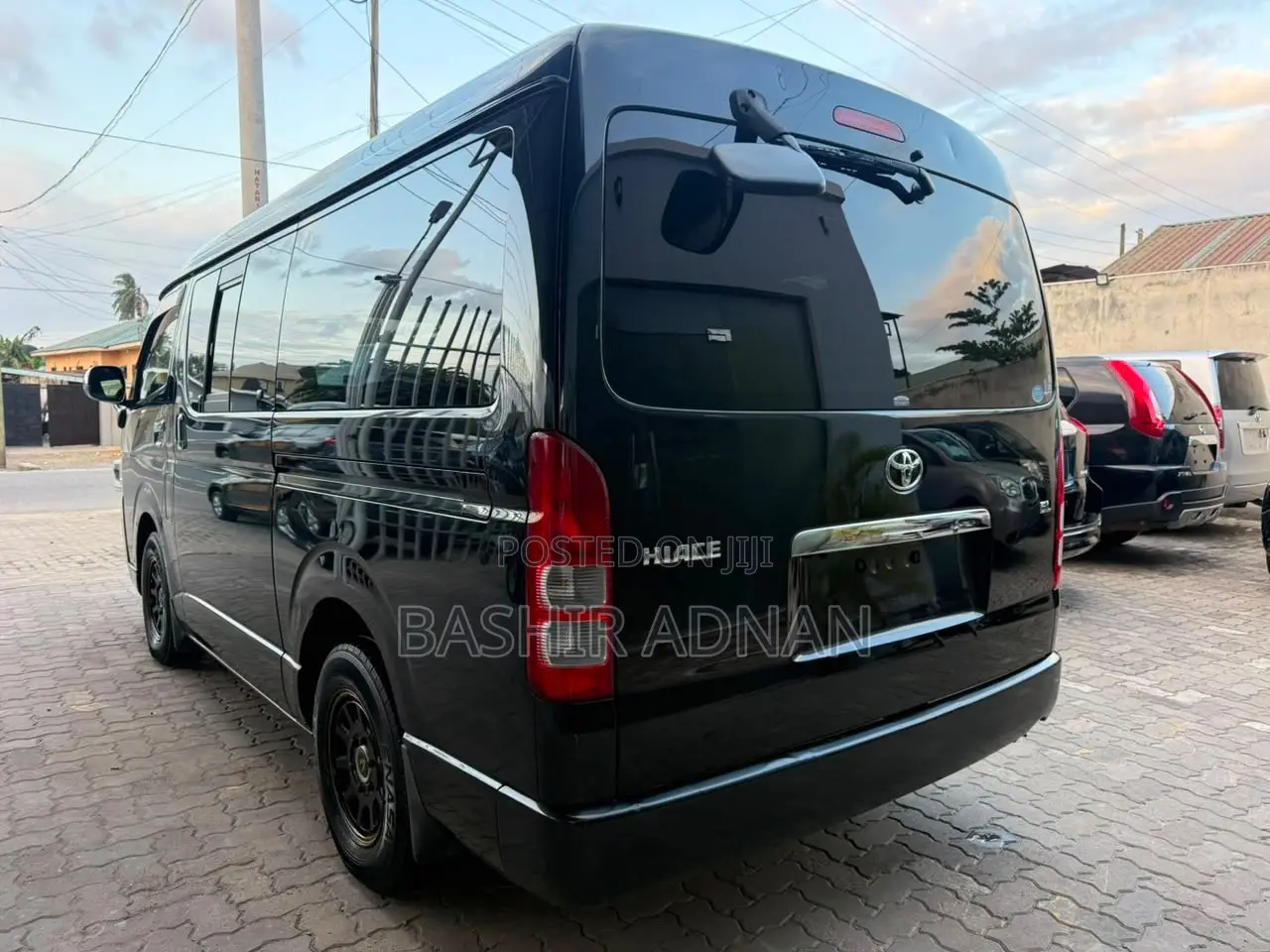 Toyota HiAce 2013 Black