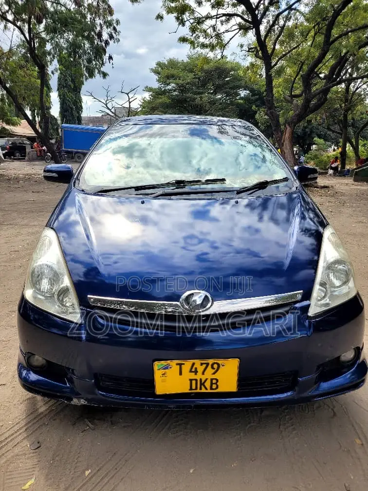 Toyota Wish 2004 Blue