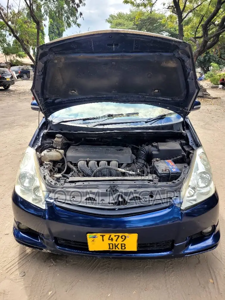 Toyota Wish 2004 Blue