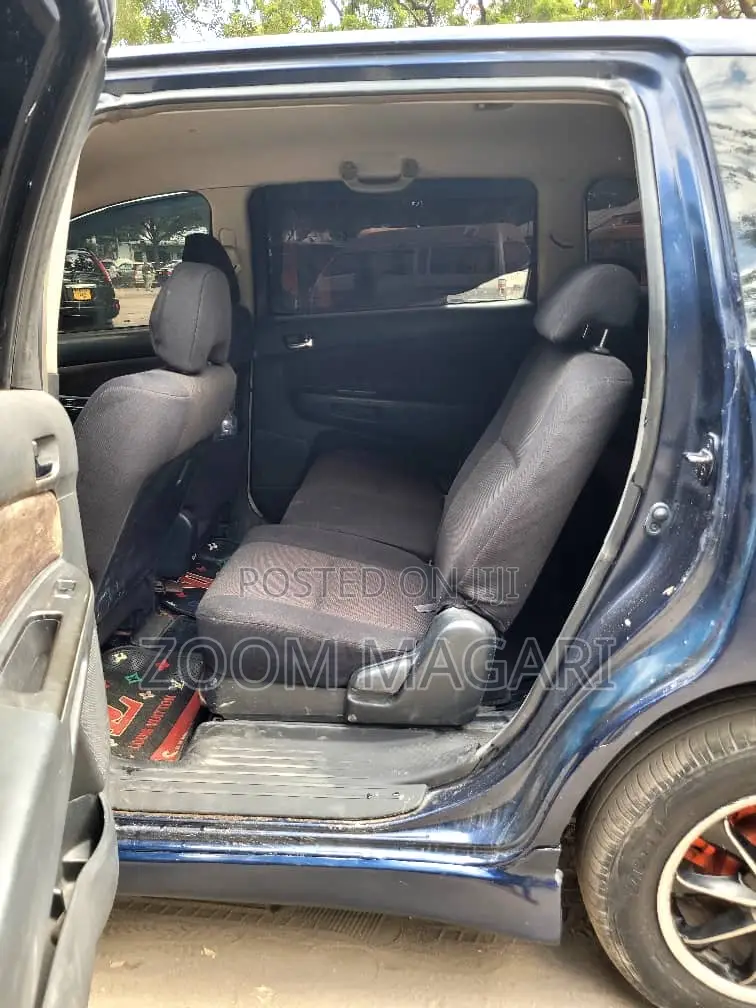 Toyota Wish 2004 Blue