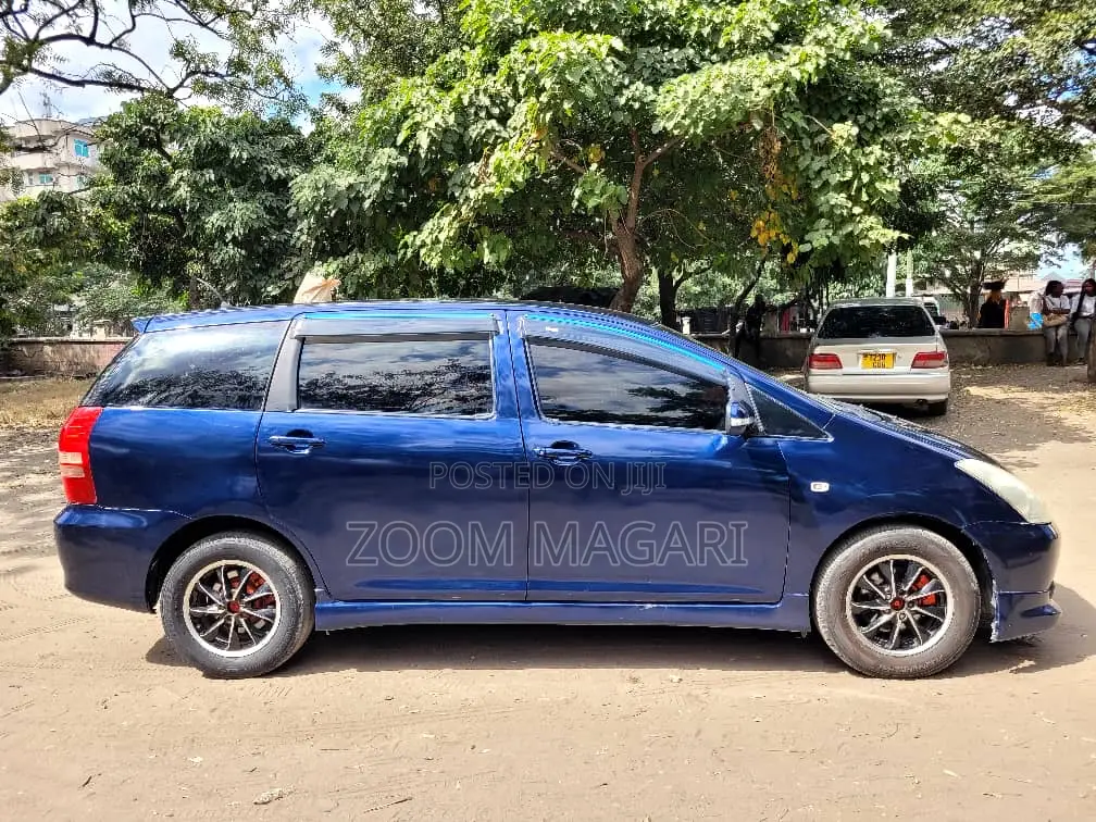 Toyota Wish 2004 Blue
