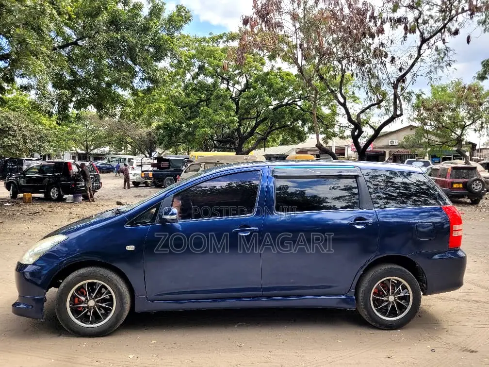 Toyota Wish 2004 Blue