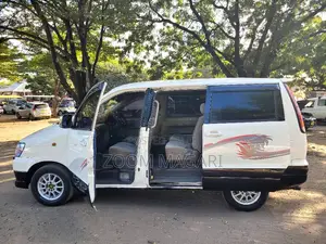 Toyota Noah 2003 White