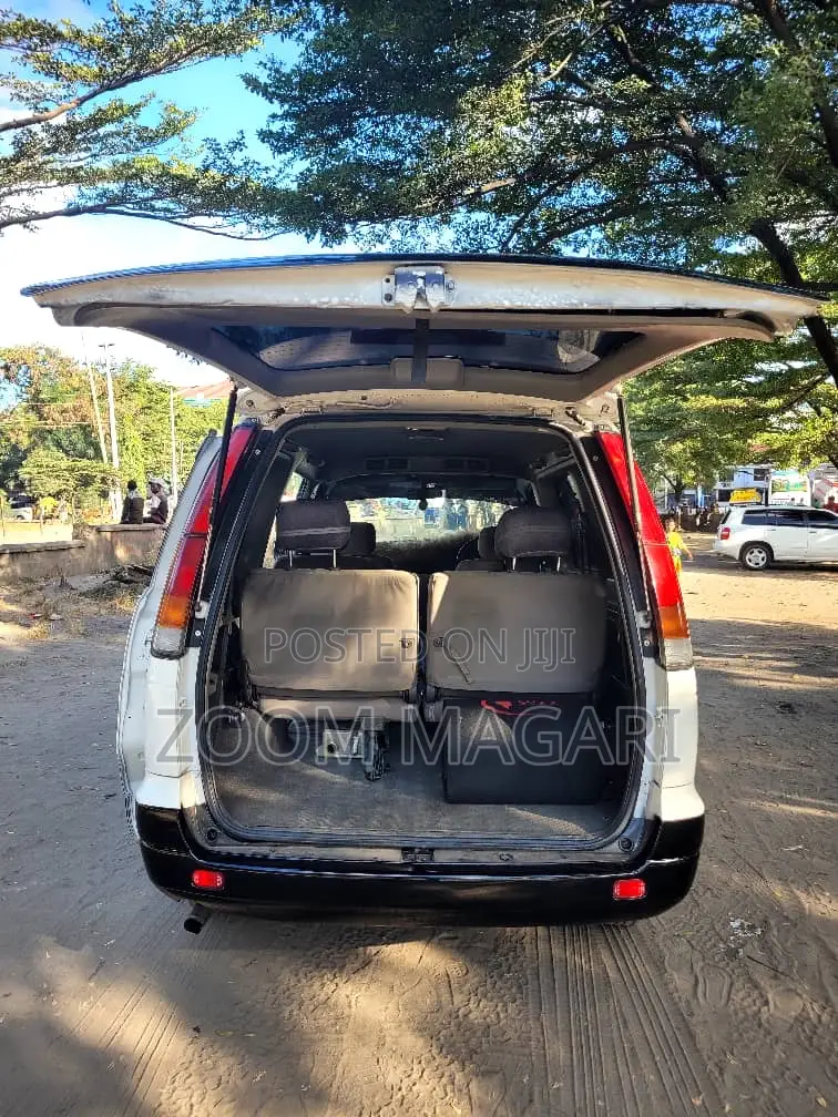 Toyota Noah 2003 White