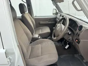 Toyota Land Cruiser 2013 White