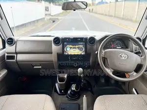 Toyota Land Cruiser 2013 White