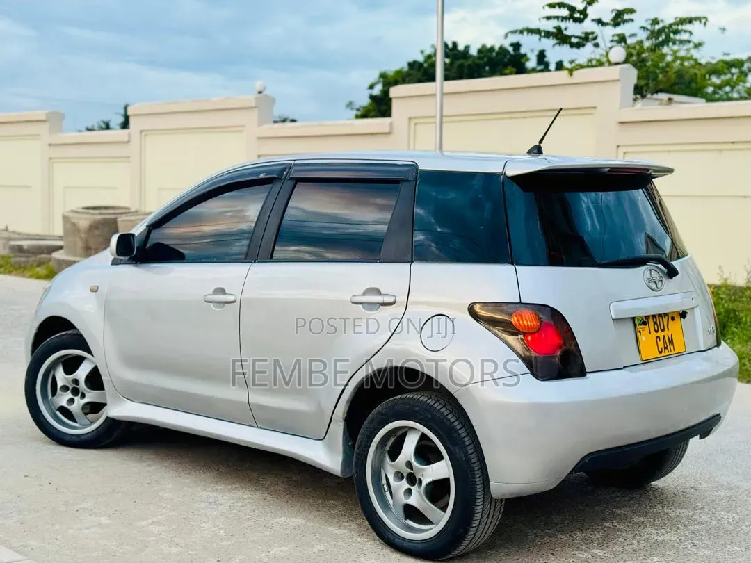 Toyota IST 2005 Silver