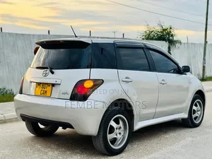 Toyota IST 2005 Silver