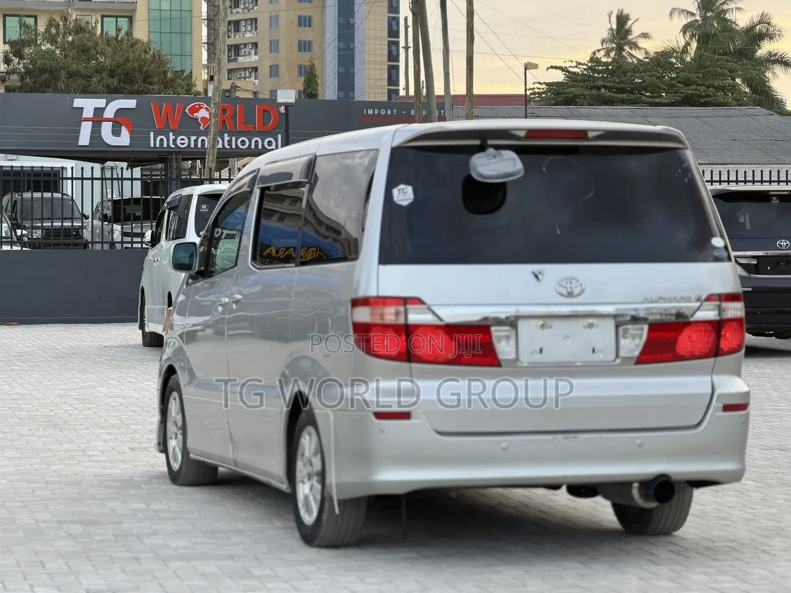 Toyota Alphard 2.4 Petrol FWD 2004 Silver