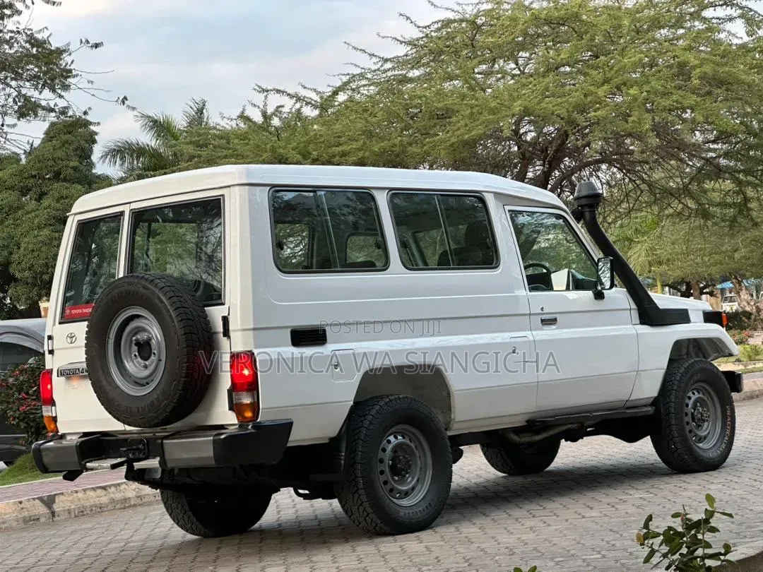 Toyota Land Cruiser Prado 2008 White