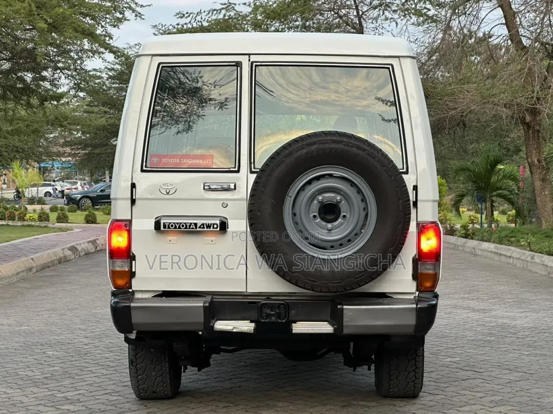 Toyota Land Cruiser Prado 2008 White